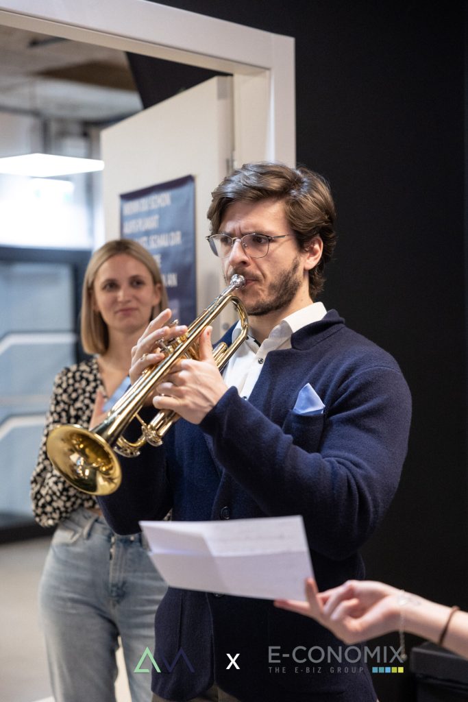 Der Trompeter Beniamino Grossrubatscher eröffnet die E-Commerce Inspiration Night Nummer 7