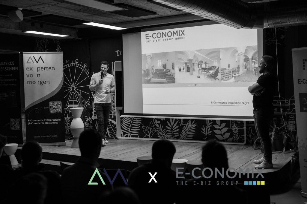 Bernhard Aichinger auf der Bühne der E-Commerce Inspiration Night Nummer 7