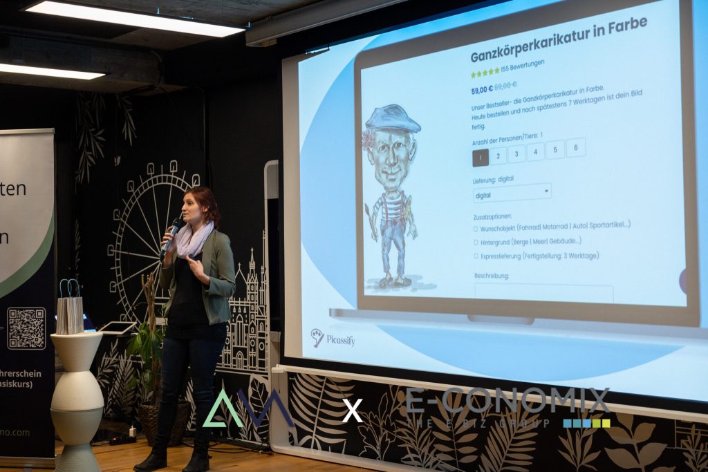 Simone Altendorfer von Picassify und Pablissimo, auf der Bühne der E-Commerce Inspiration Night Nummer 7